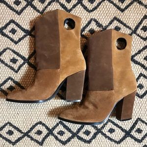 Tan Color-blocked Boots by Nightwalker